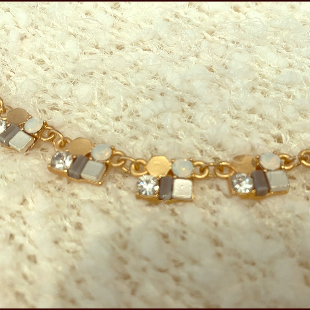 ⚪️ 2/$10! Classic gold short necklace